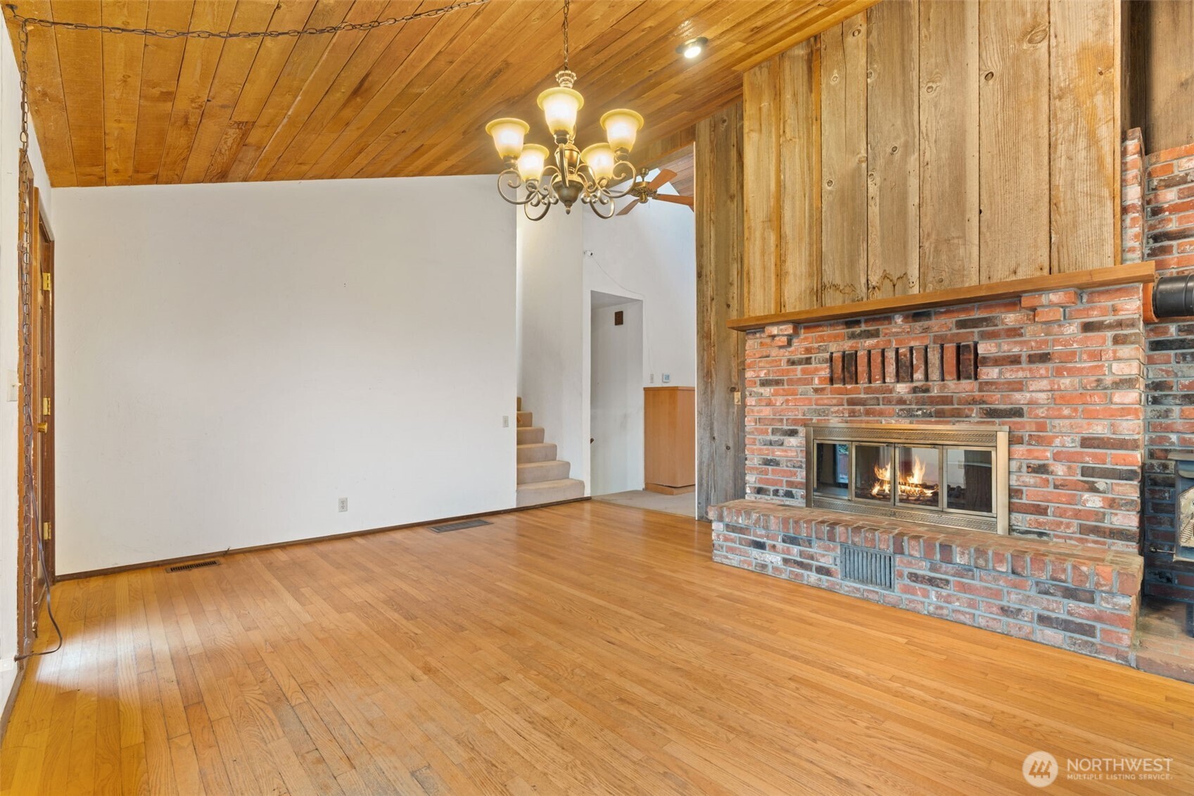 409 Shanklin Road Property Photo 11