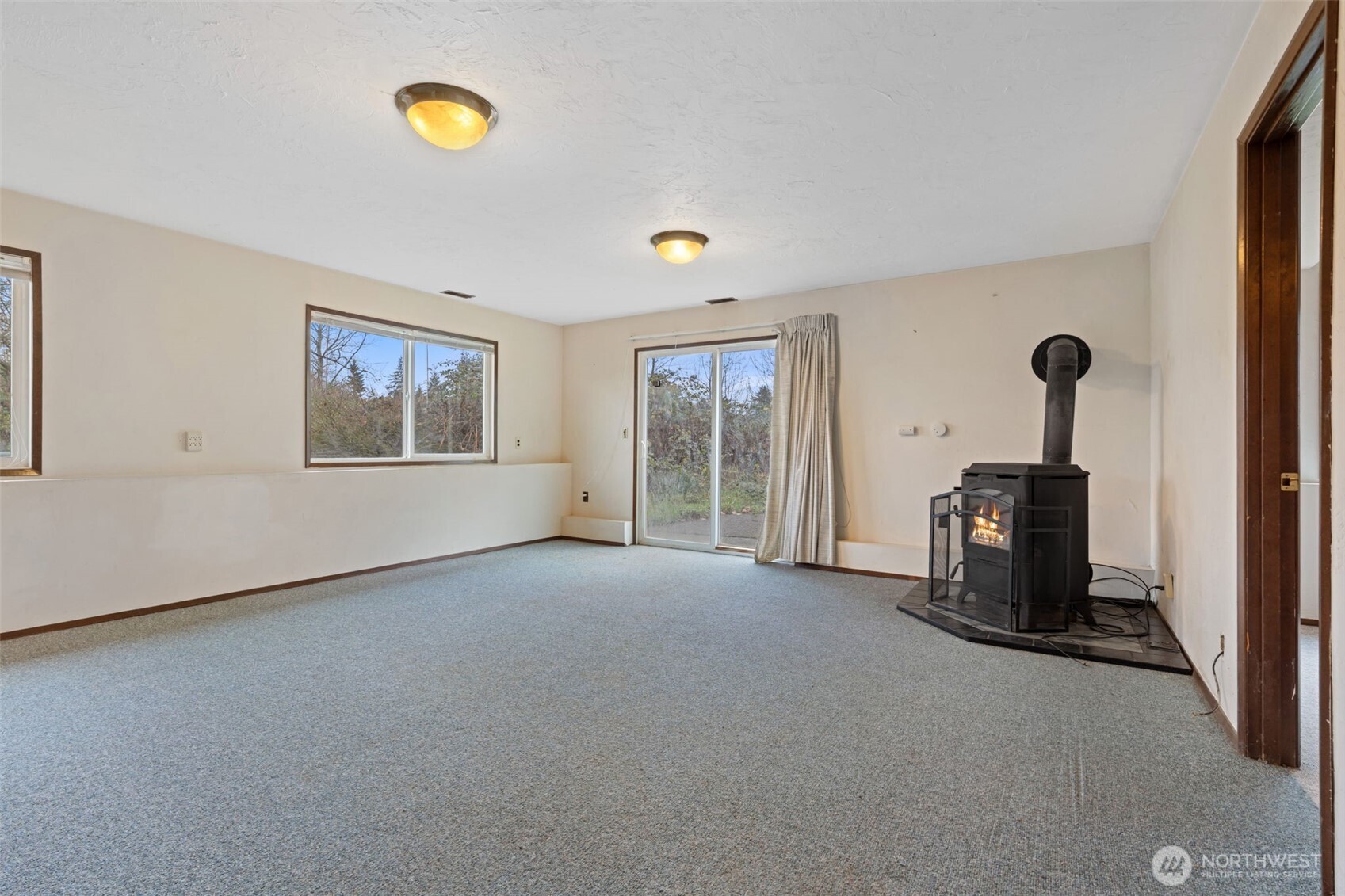 409 Shanklin Road Property Photo 24