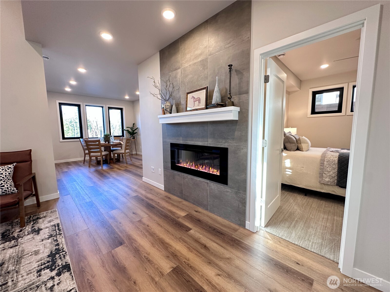 4304 Creston Way Property Photo 10