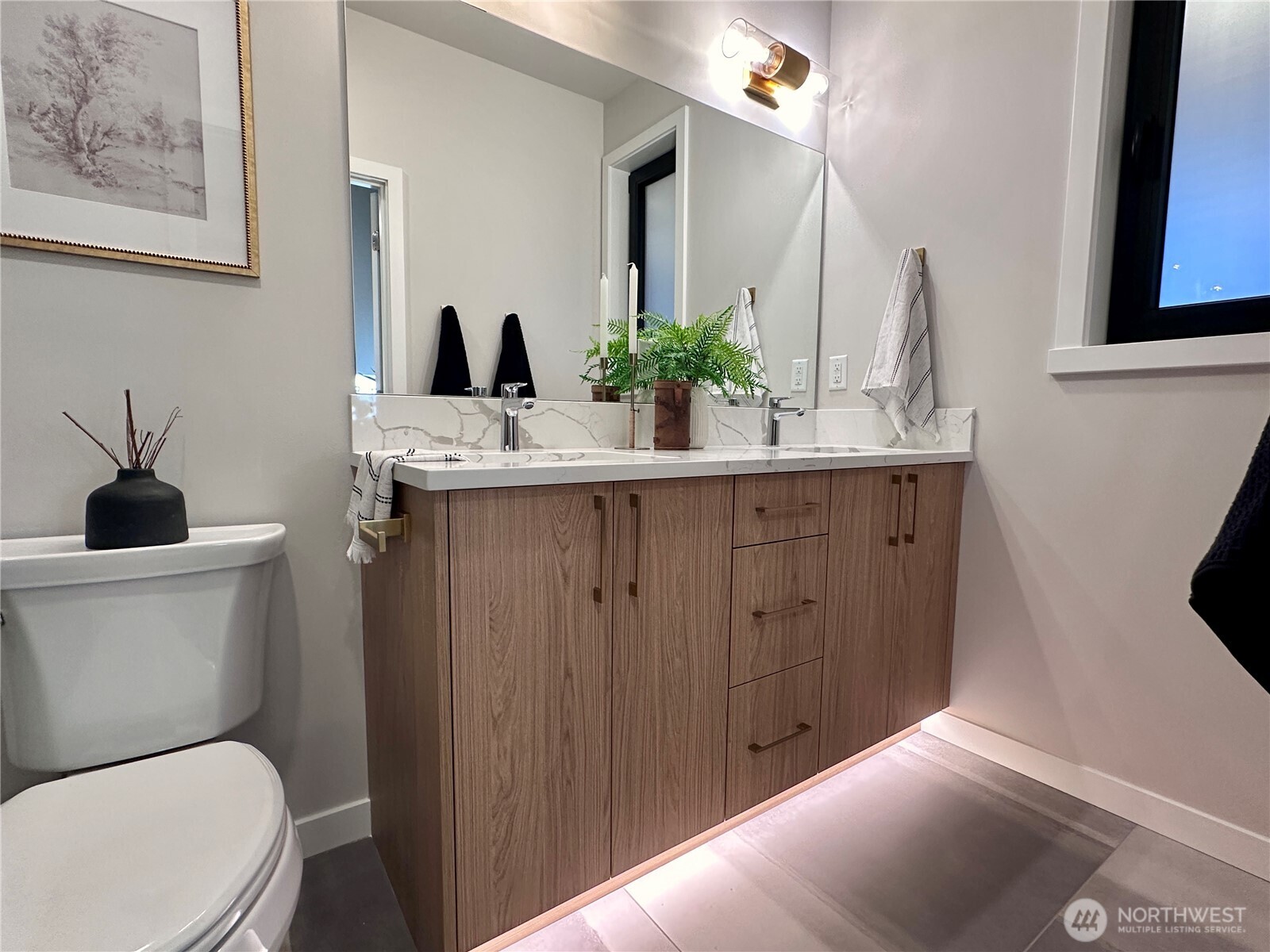 4304 Creston Way Property Photo 14