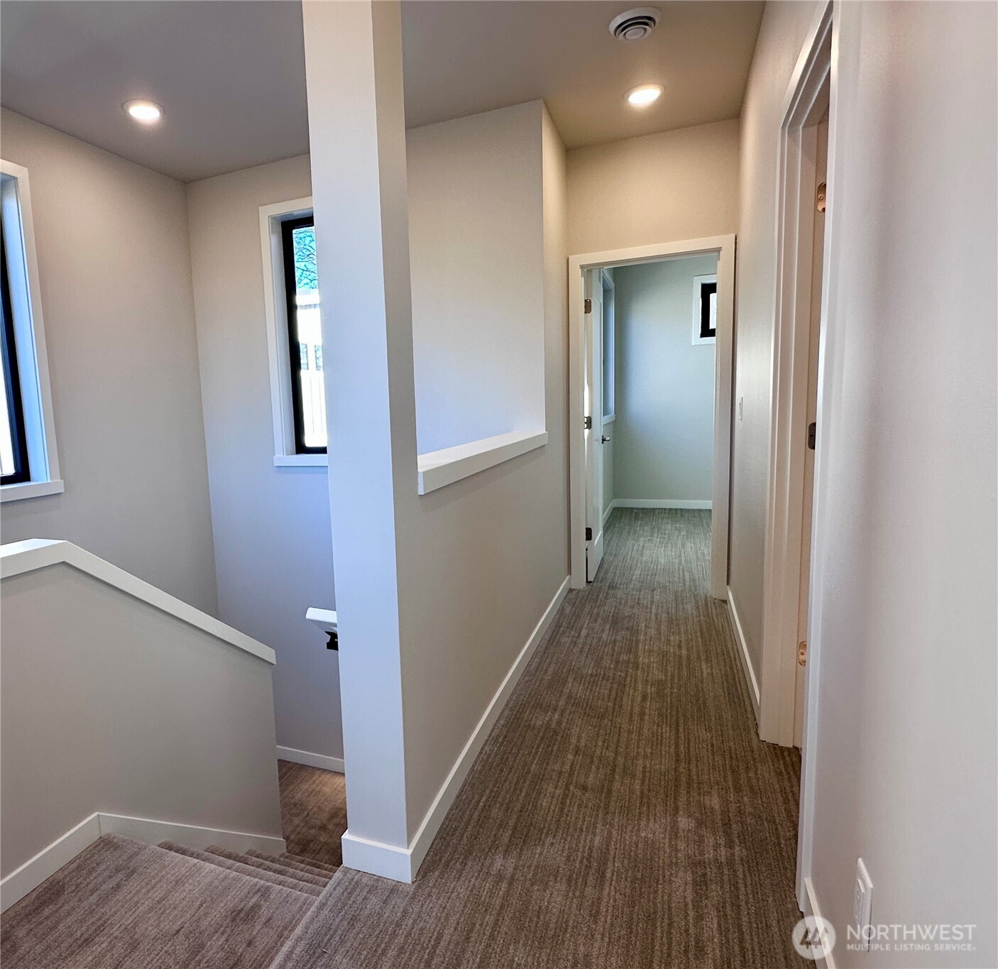 4304 Creston Way Property Photo 20