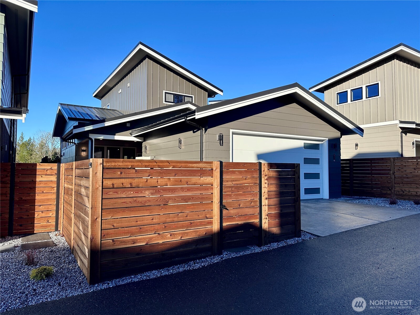4304 Creston Way Property Photo 31