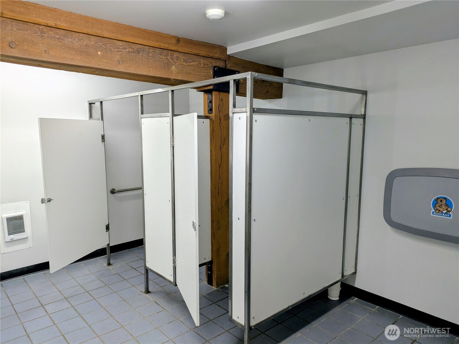 222 N Lincoln Street 207 Property Photo 13