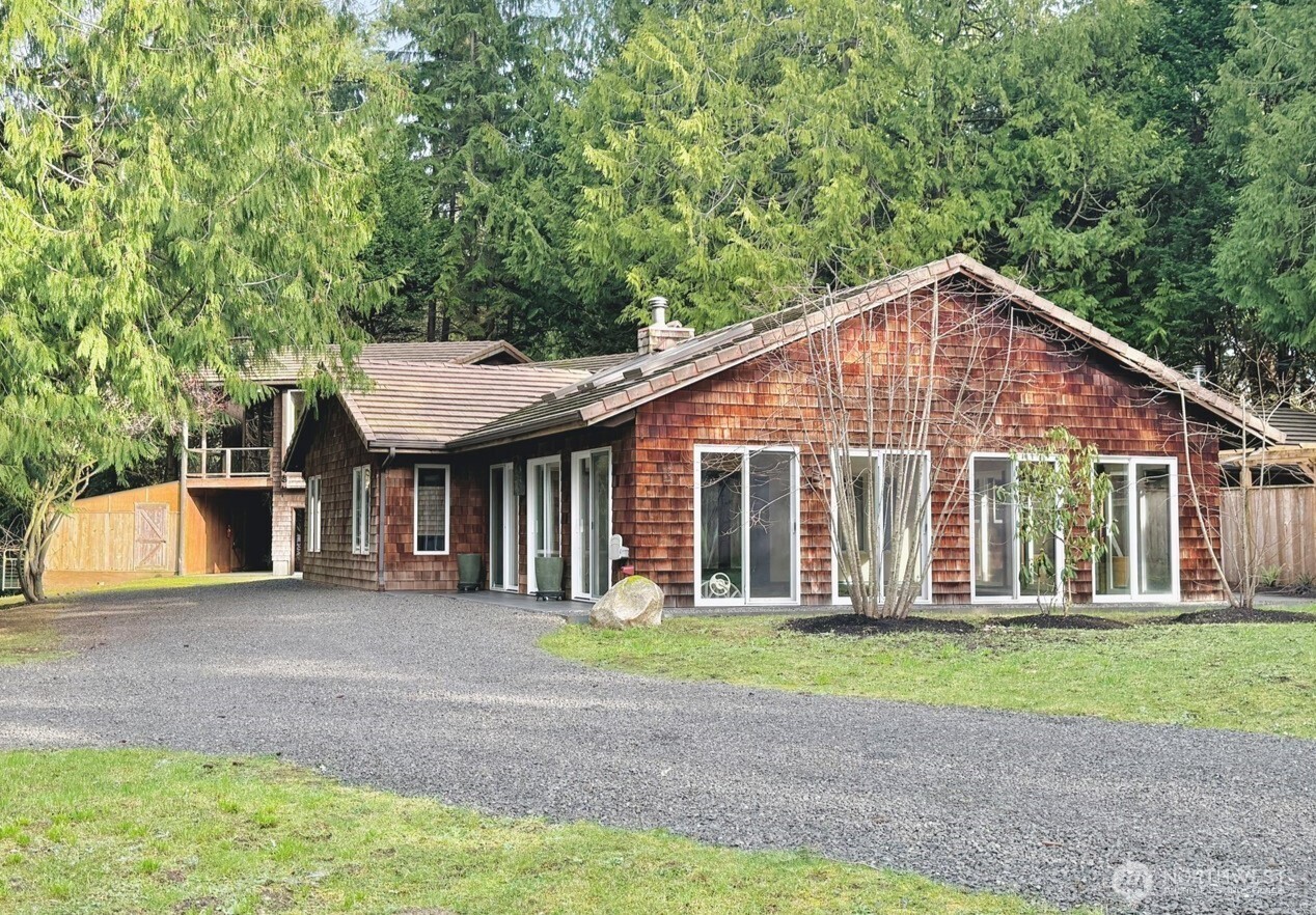 6132 Ne Carlin Court Property Photo 1