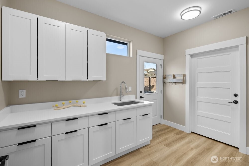 419 Edgewater Way Property Photo 34