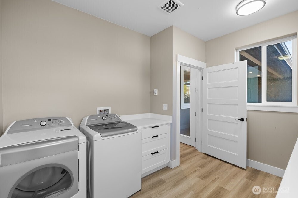 419 Edgewater Way Property Photo 35
