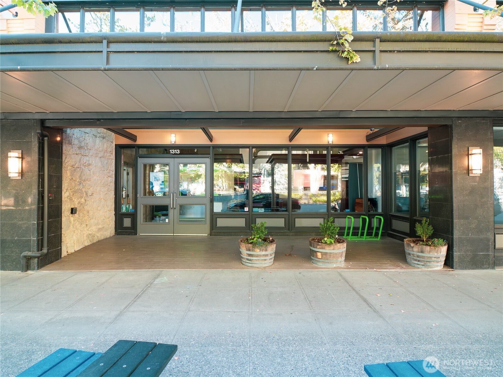 1313 Commercial Street Property Photo 1