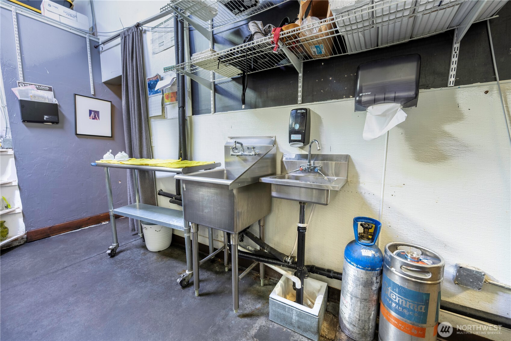 2468450 Property Photo 11