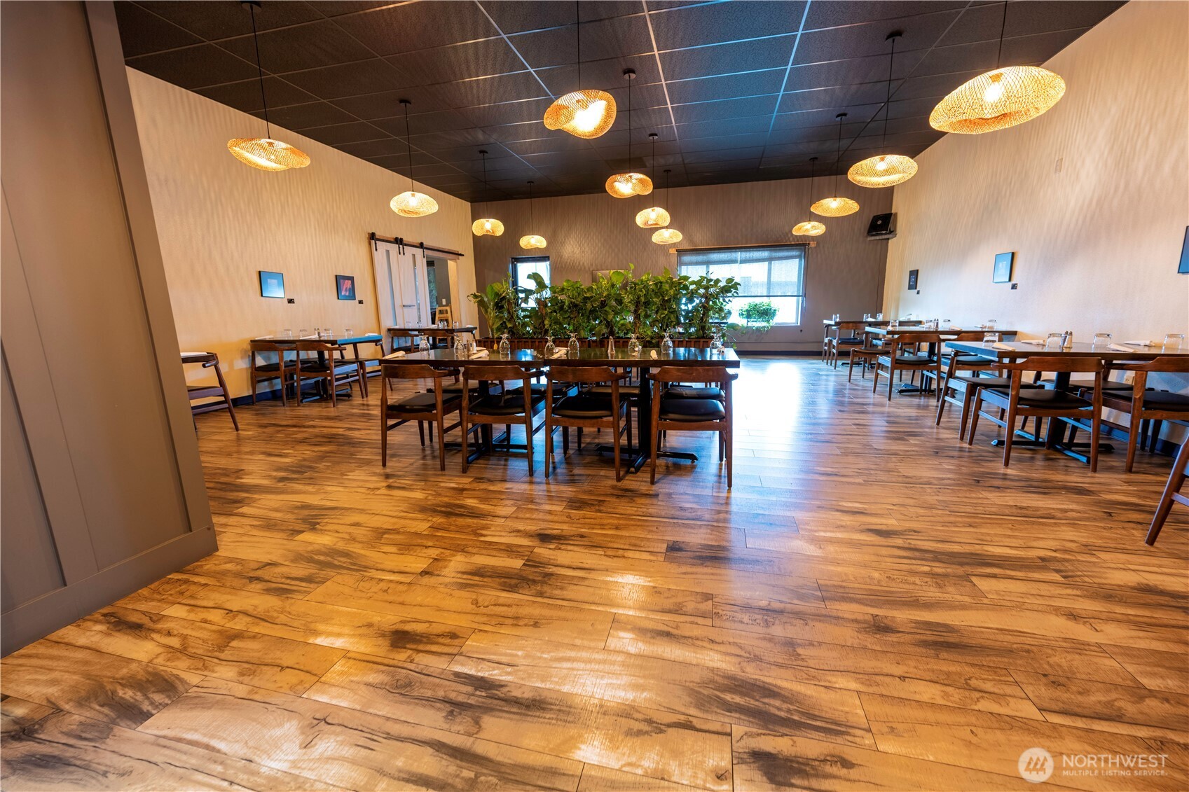 2468450 Property Photo 18