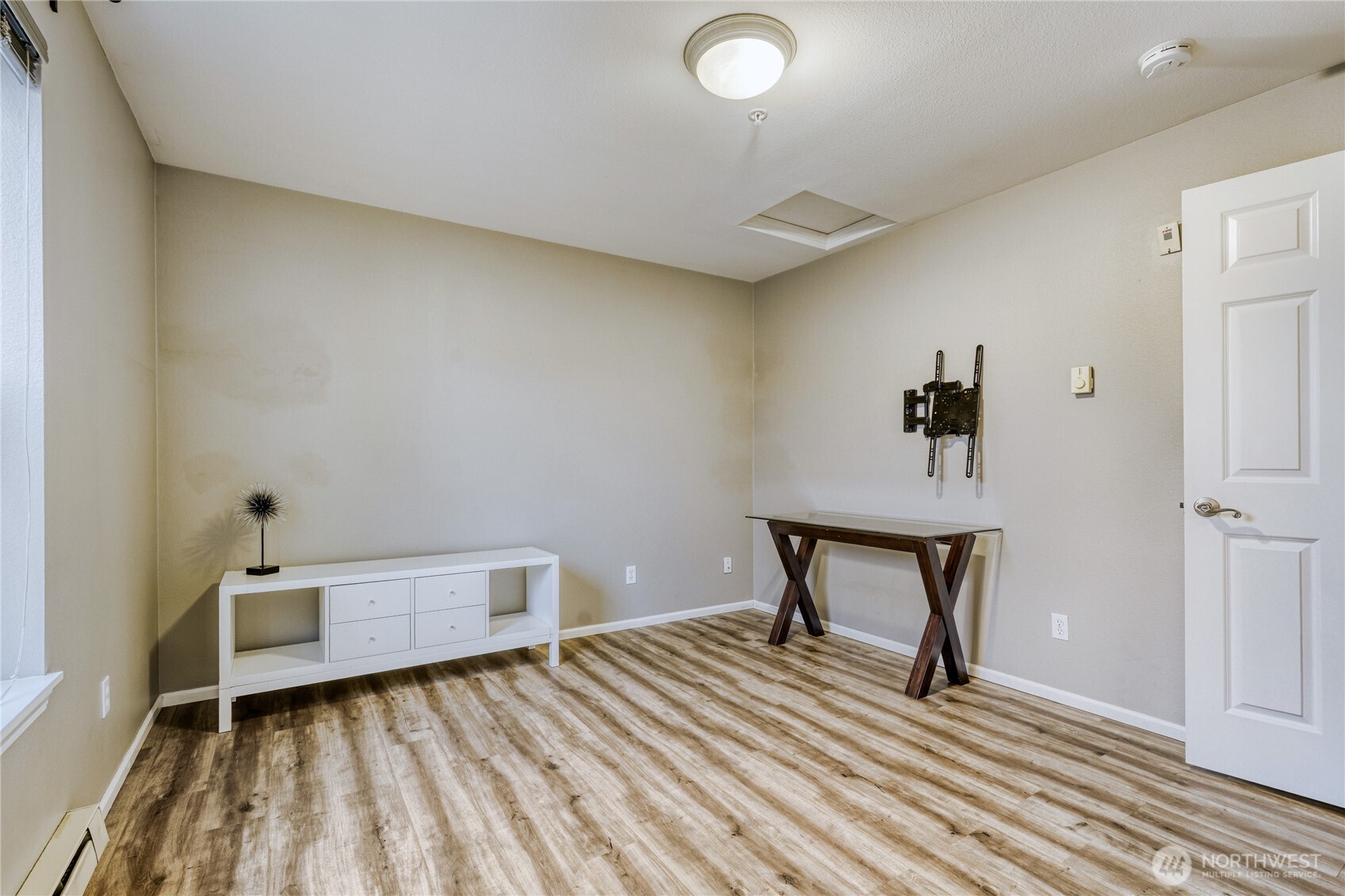 10511 Midvale Avenue 302 Property Photo 19