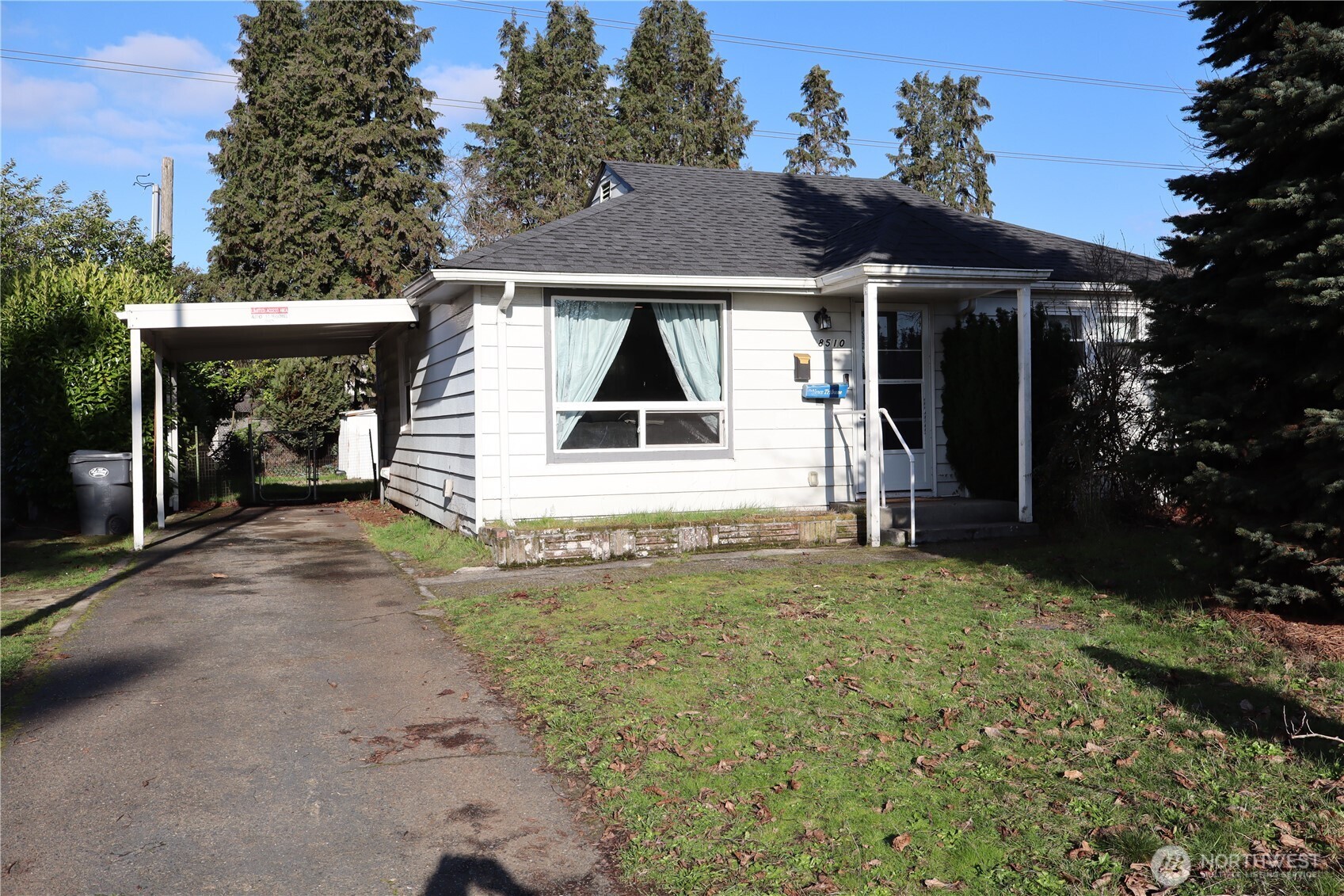 8510 33rd Avenue Property Photo 4