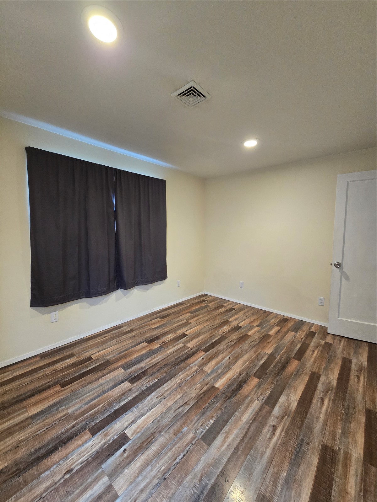 8510 33rd Avenue Property Photo 10