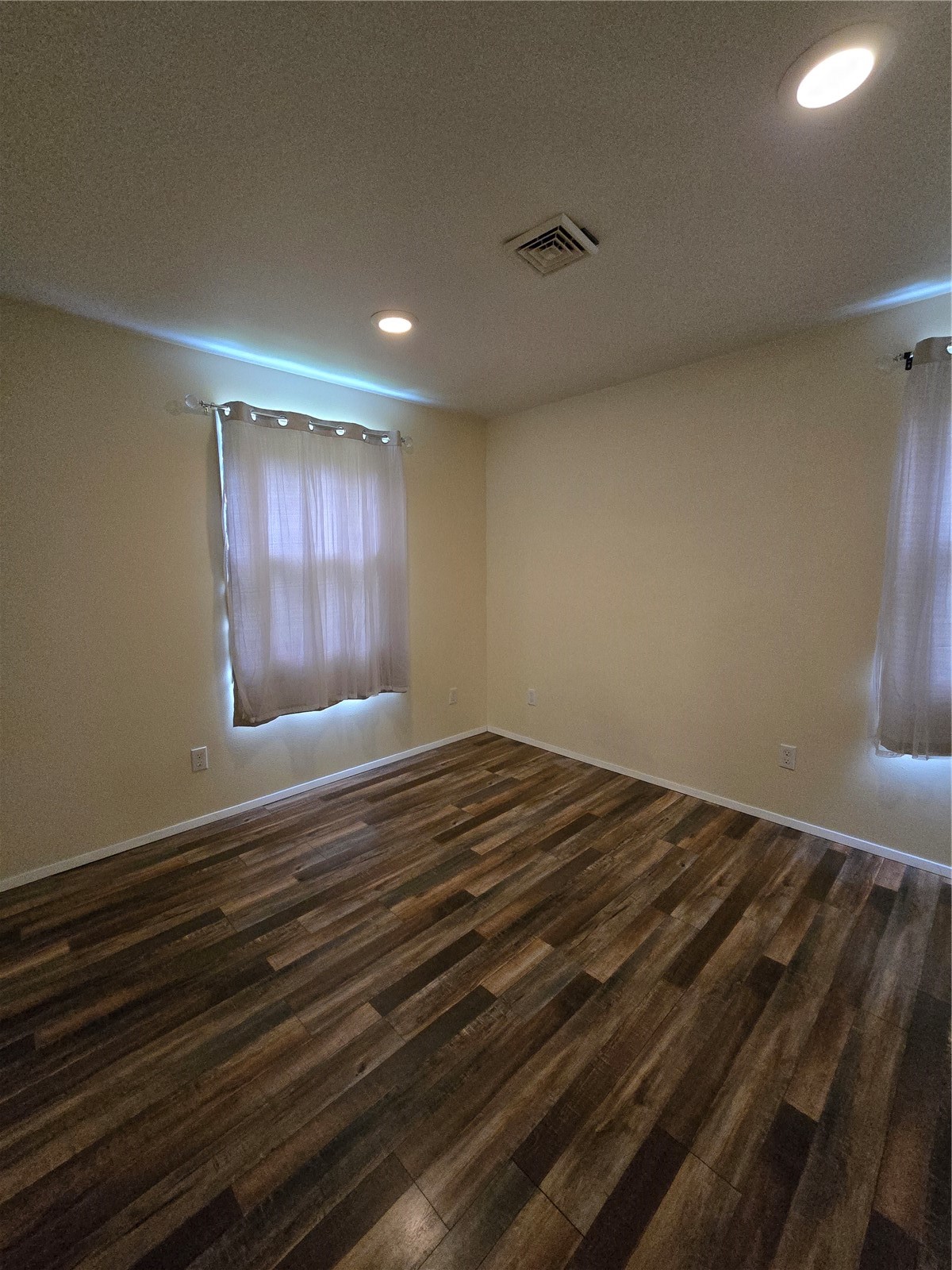 8510 33rd Avenue Property Photo 11