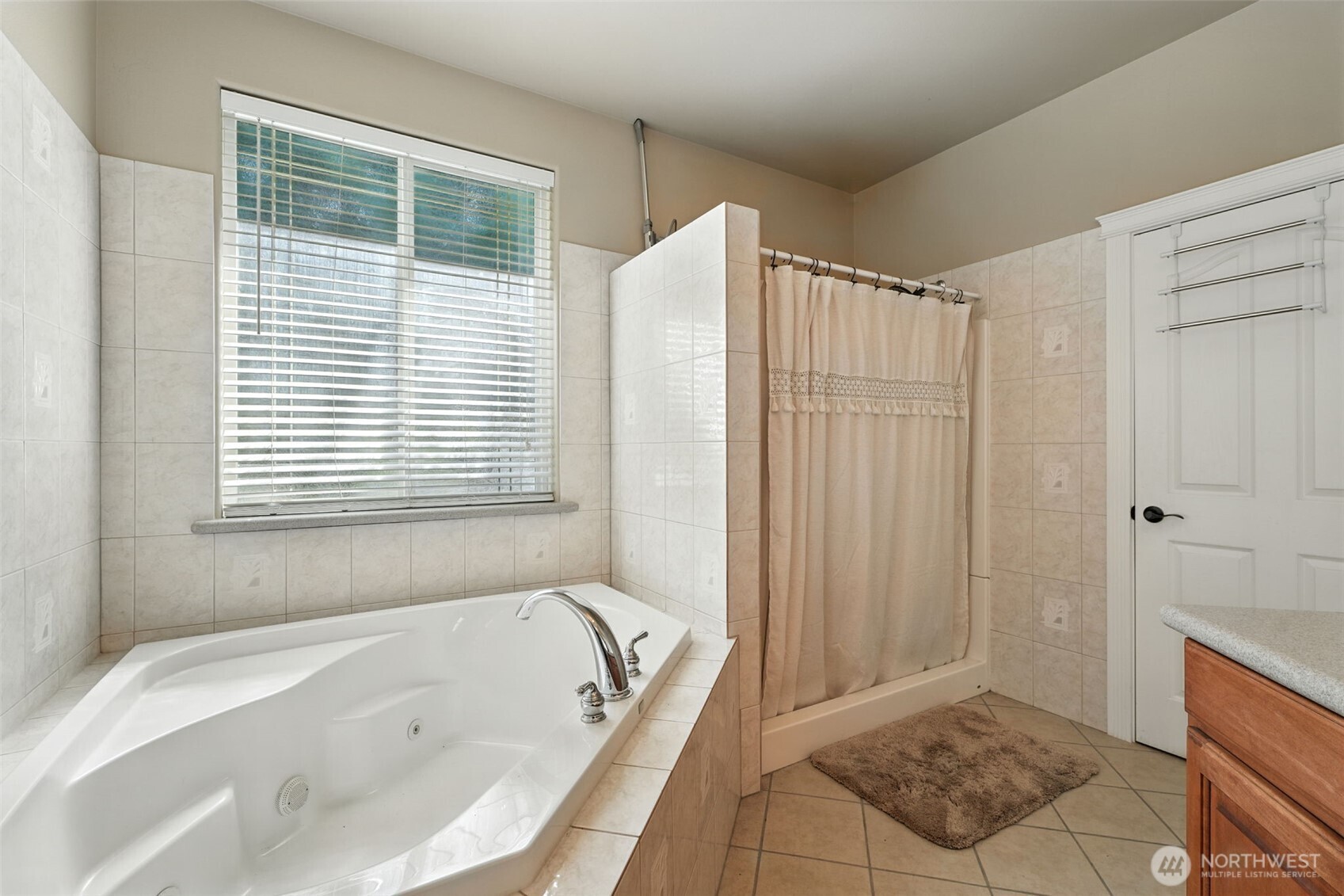 6795 Ne D.8 Road Property Photo 17