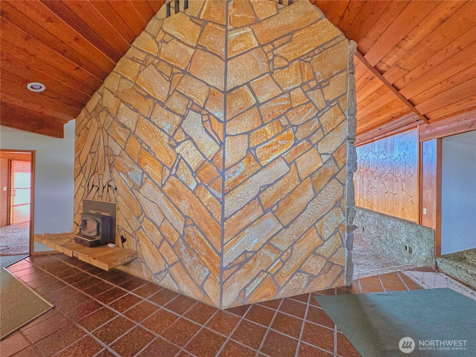 323 A Eastlake Road Property Photo 7