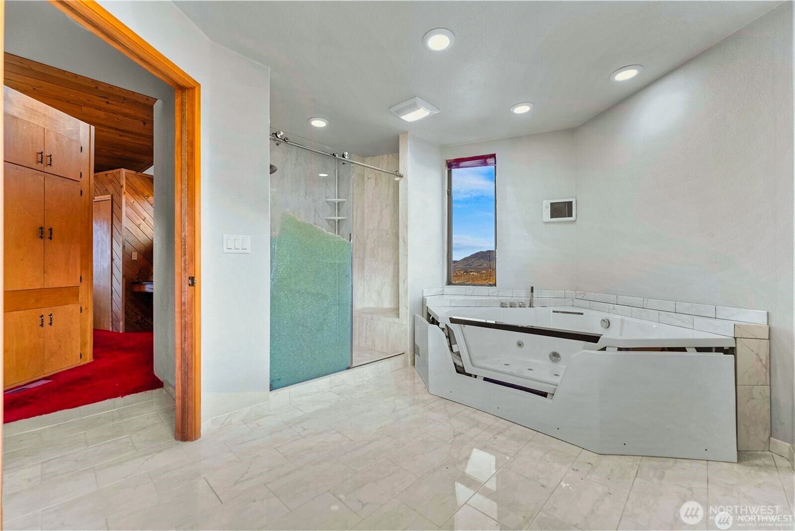 323 A Eastlake Road Property Photo 19