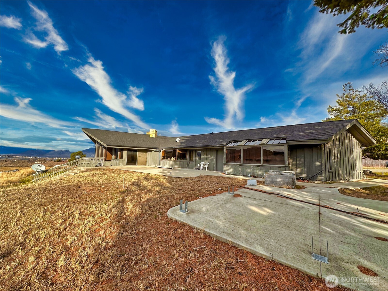 323 A Eastlake Road Property Photo 34