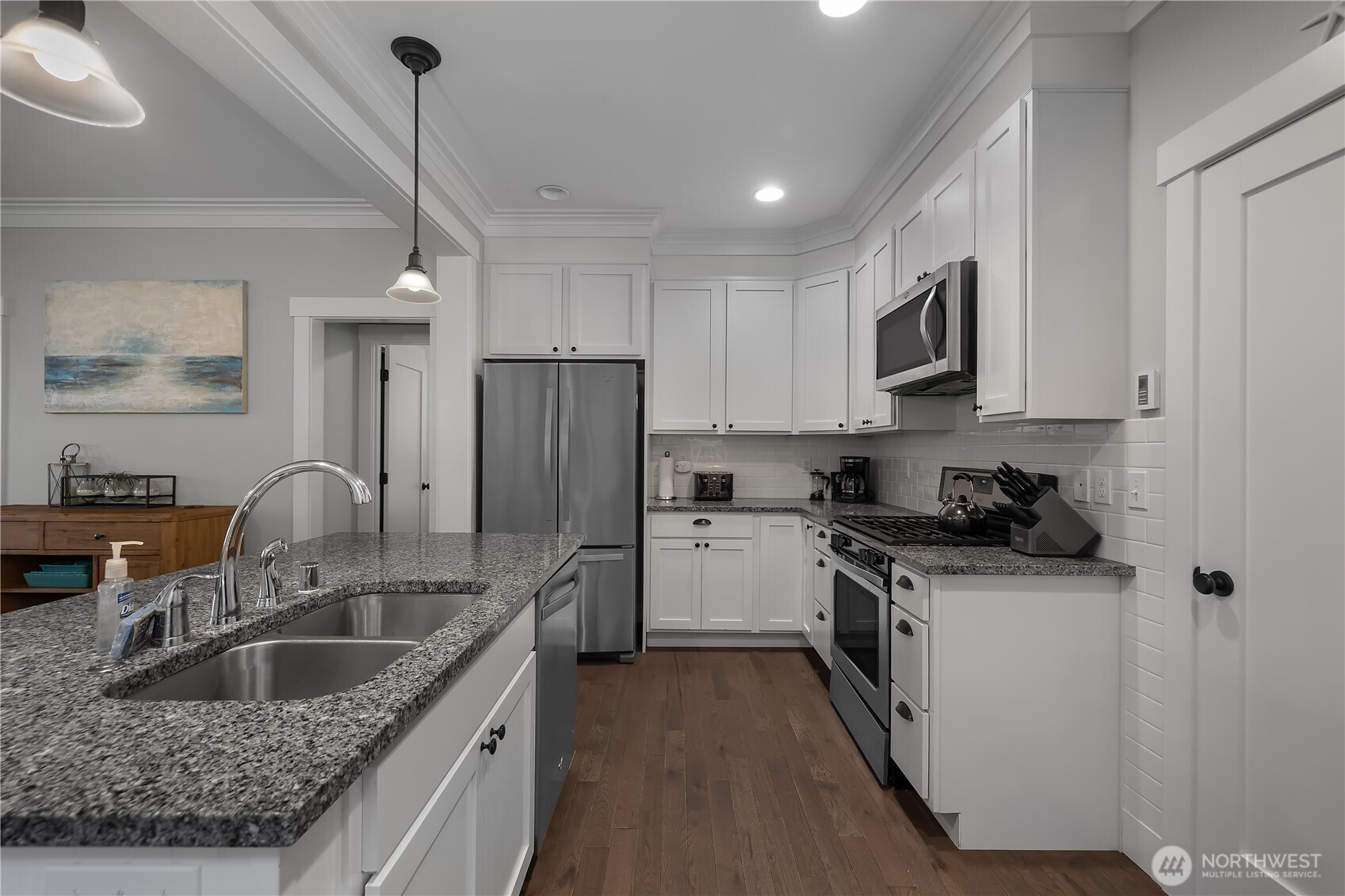 100 Horseshoe Lane Property Photo 8