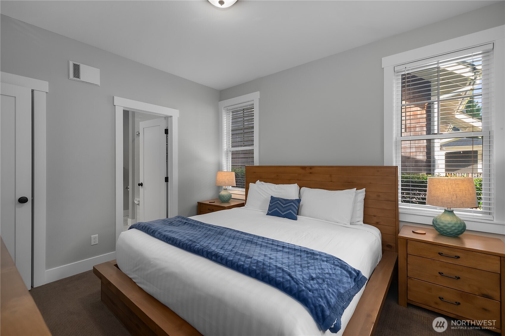 100 Horseshoe Lane Property Photo 11