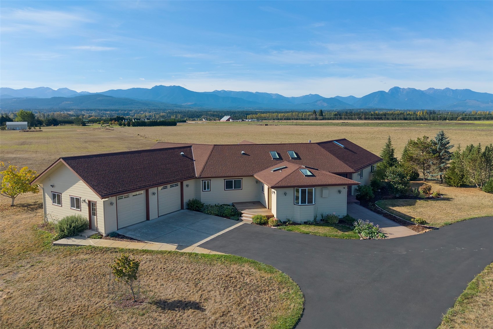 1132 Woodcock Road Property Photo 1