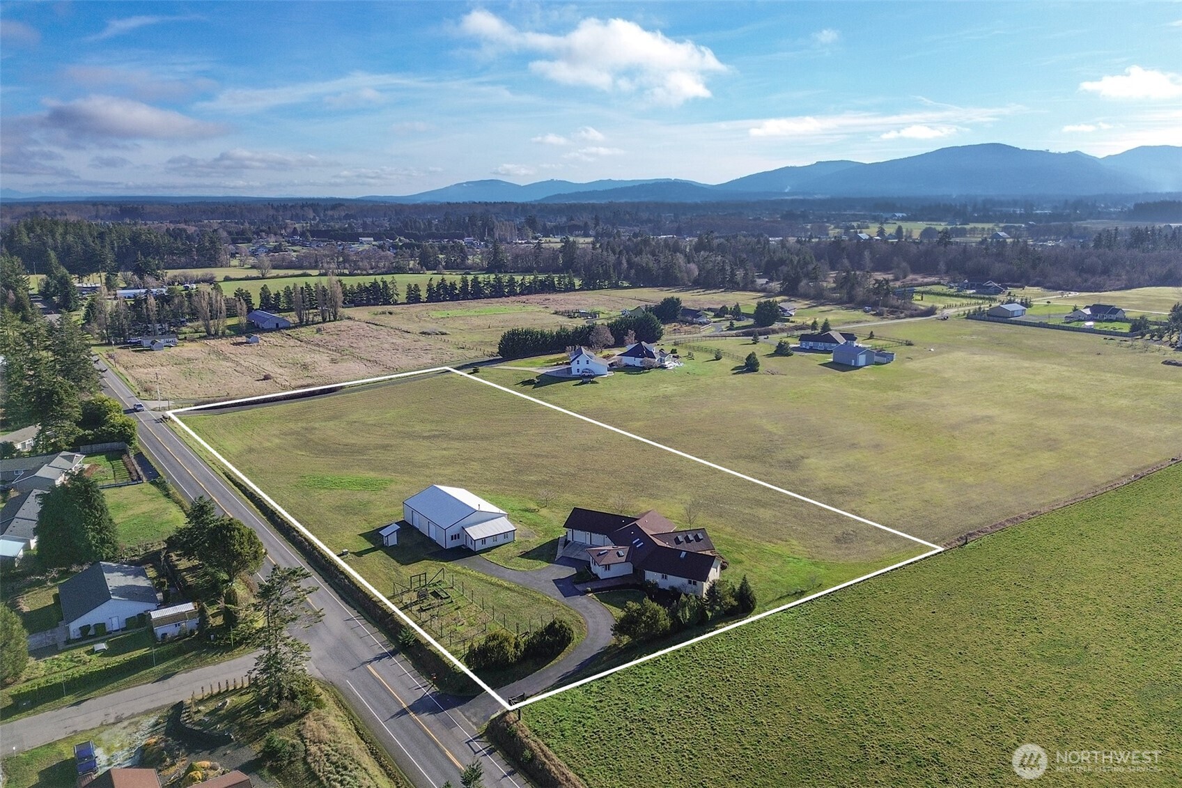 1132 Woodcock Road Property Photo 3