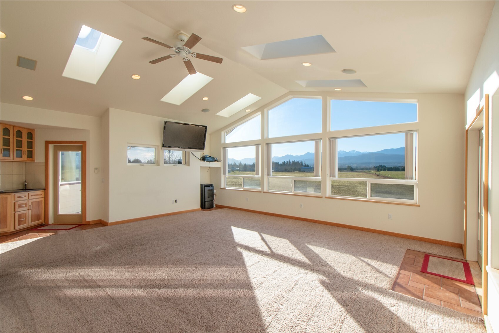1132 Woodcock Road Property Photo 8