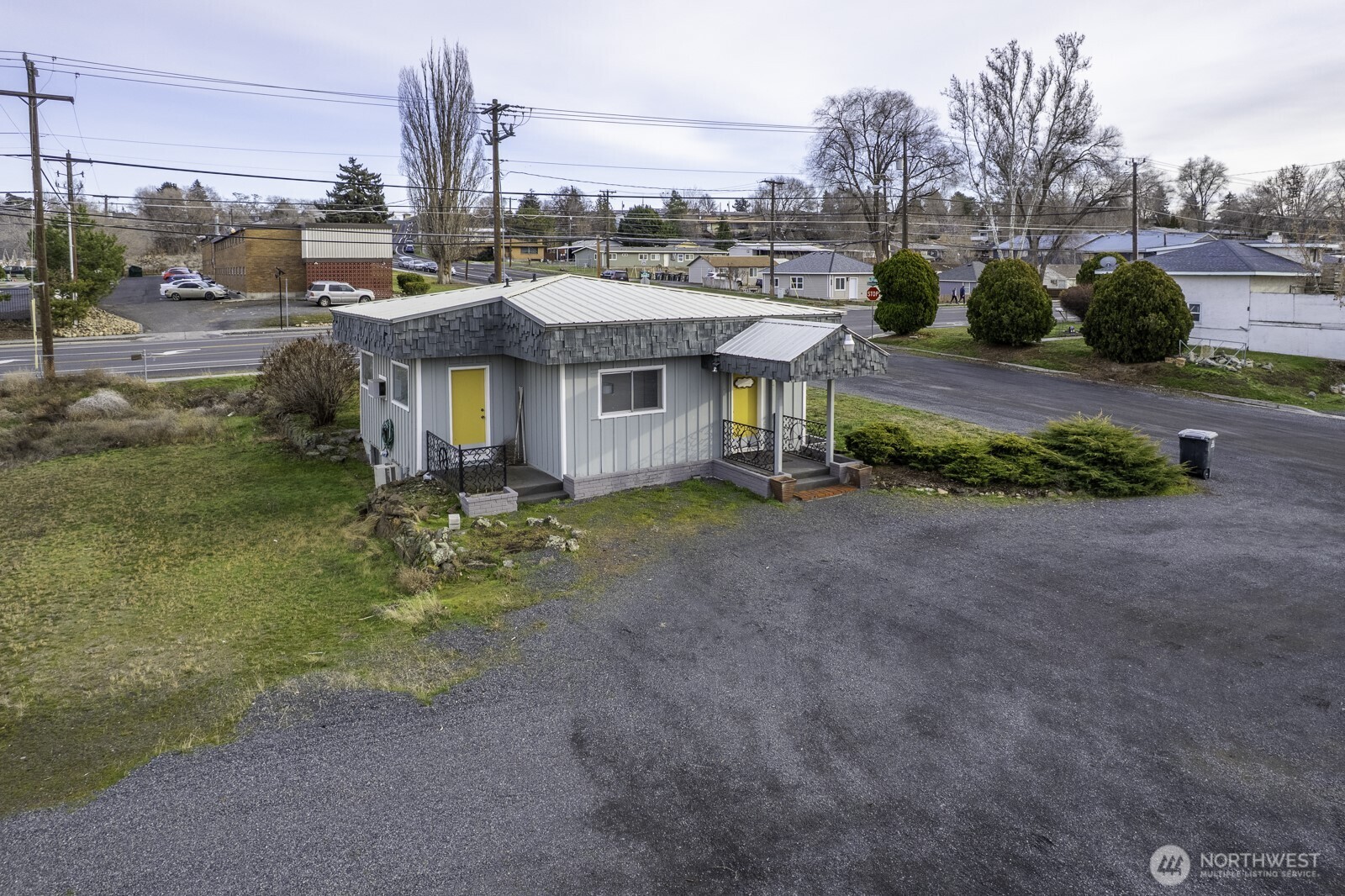 956 S Division Property Photo 1