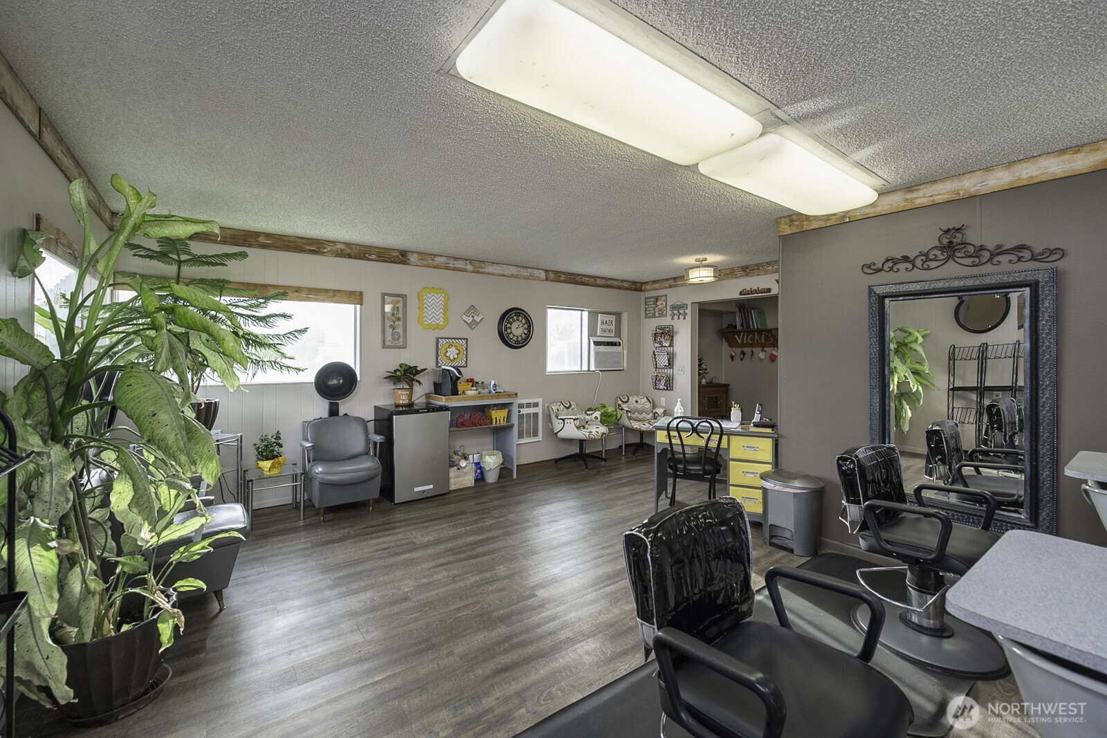 956 S Division Property Photo 10