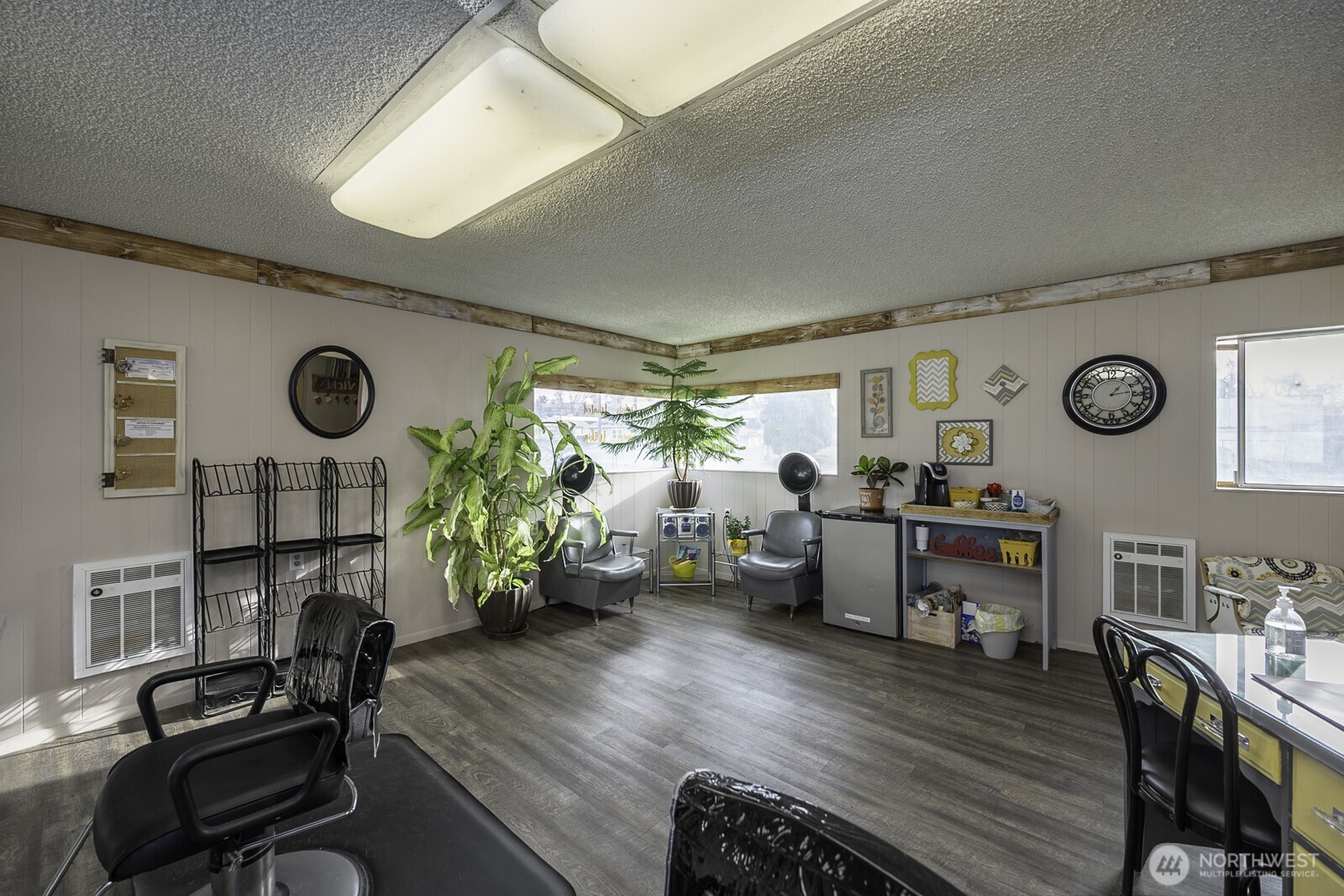 956 S Division Property Photo 11
