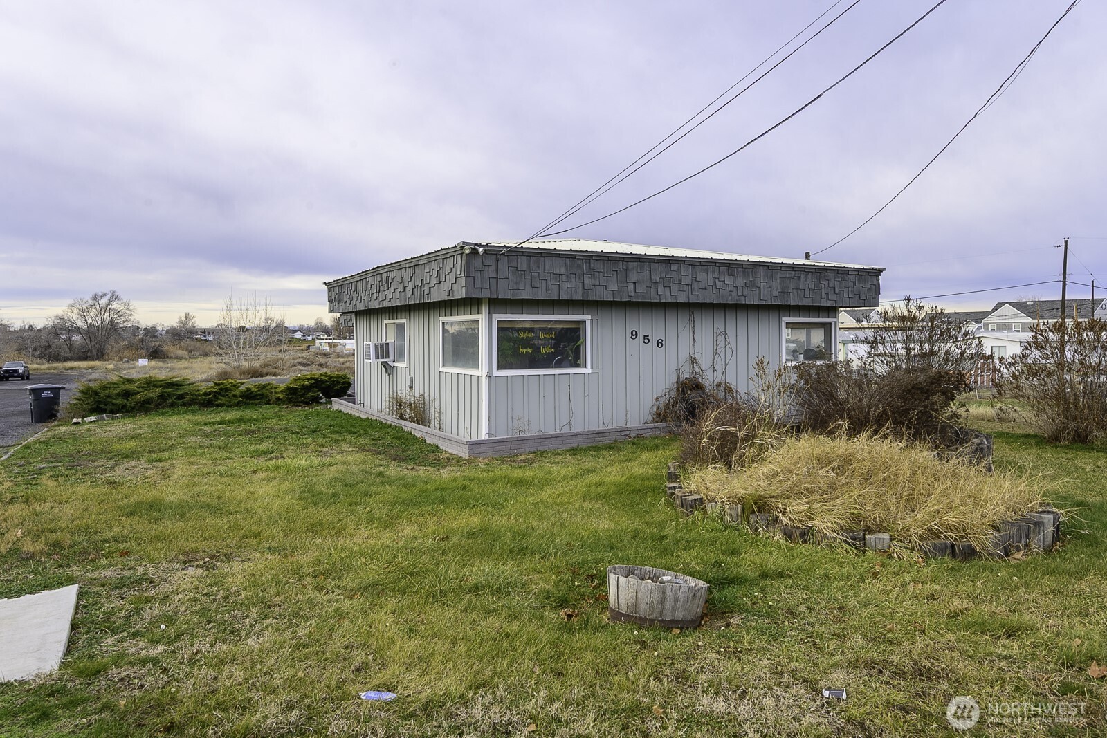 956 S Division Property Photo 31