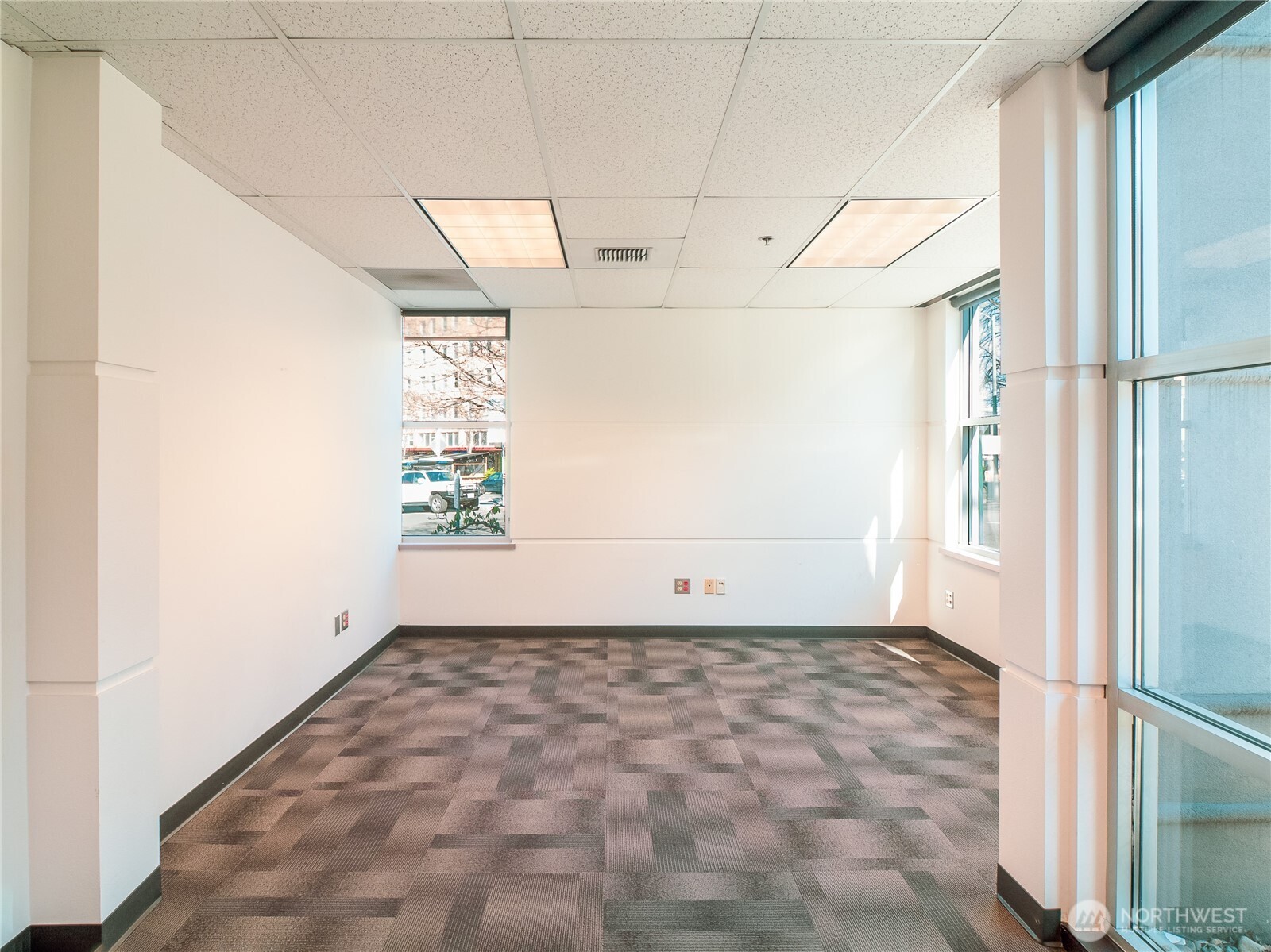 1331 Commercial Street Property Photo 4