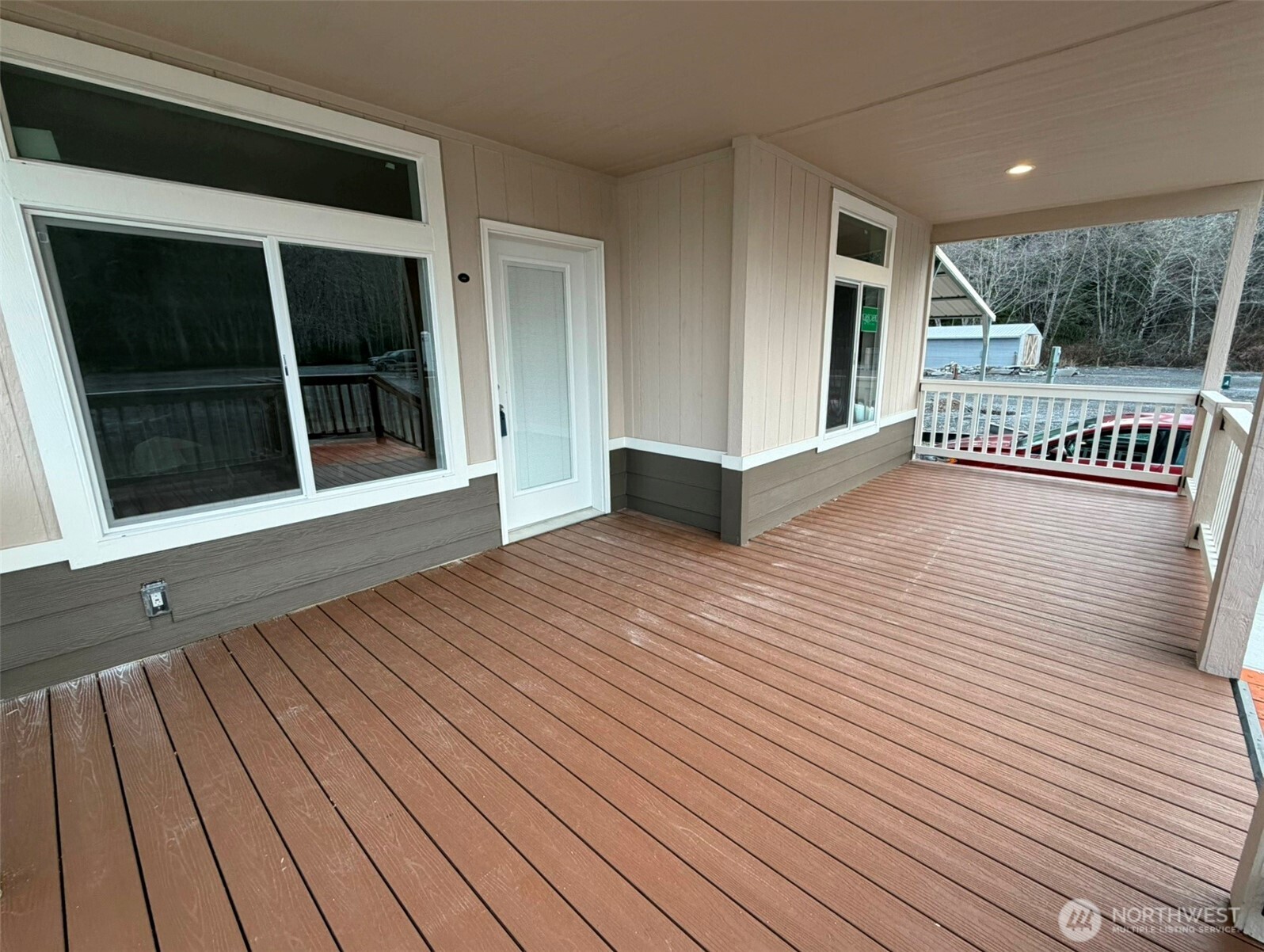 2010 Broadway Avenue 20 Property Photo 4