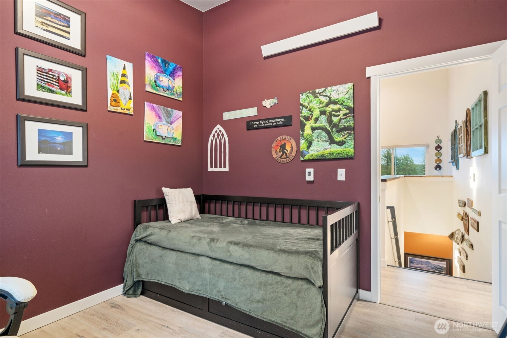 17 E Sellegren Road Property Photo 32