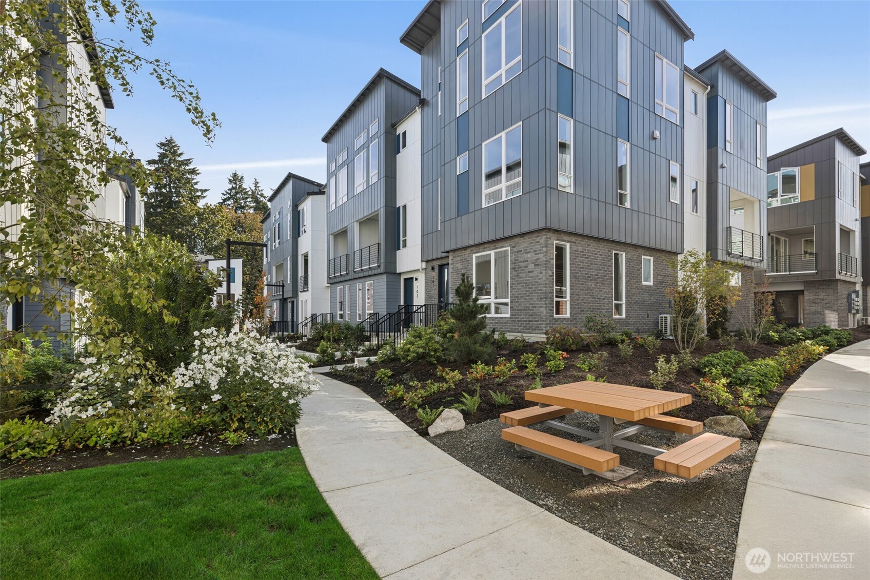 12255 138th Place 1701 Property Photo 1