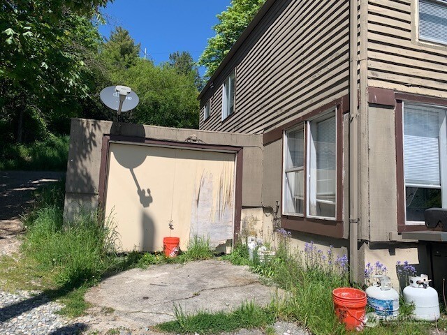 13076 Renton Avenue Property Photo 4