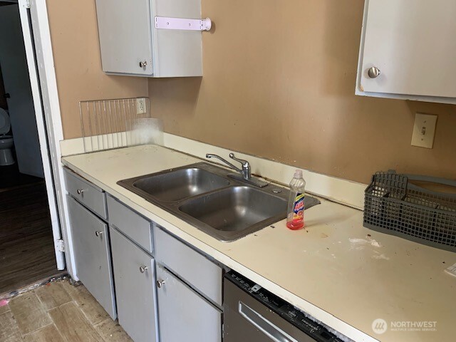 13076 Renton Avenue Property Photo 10