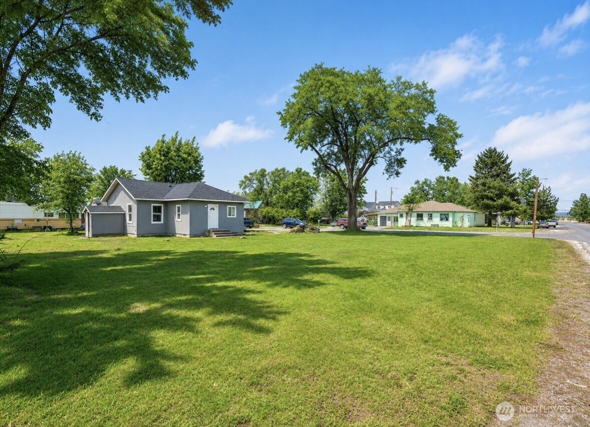214 Hamilton Street Property Photo 3