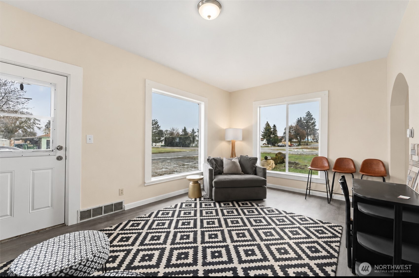 214 Hamilton Street Property Photo 6