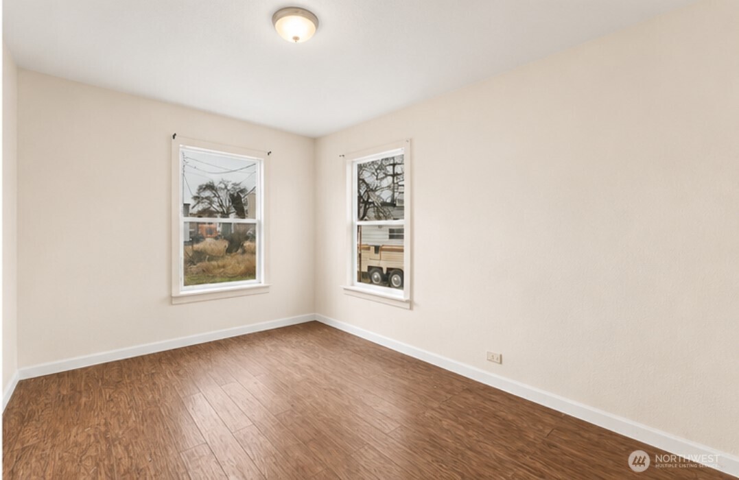 214 Hamilton Street Property Photo 14