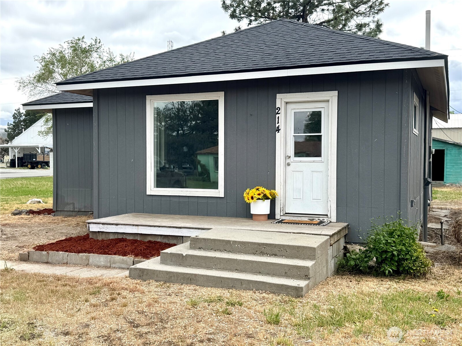 214 Hamilton Street Property Photo 24