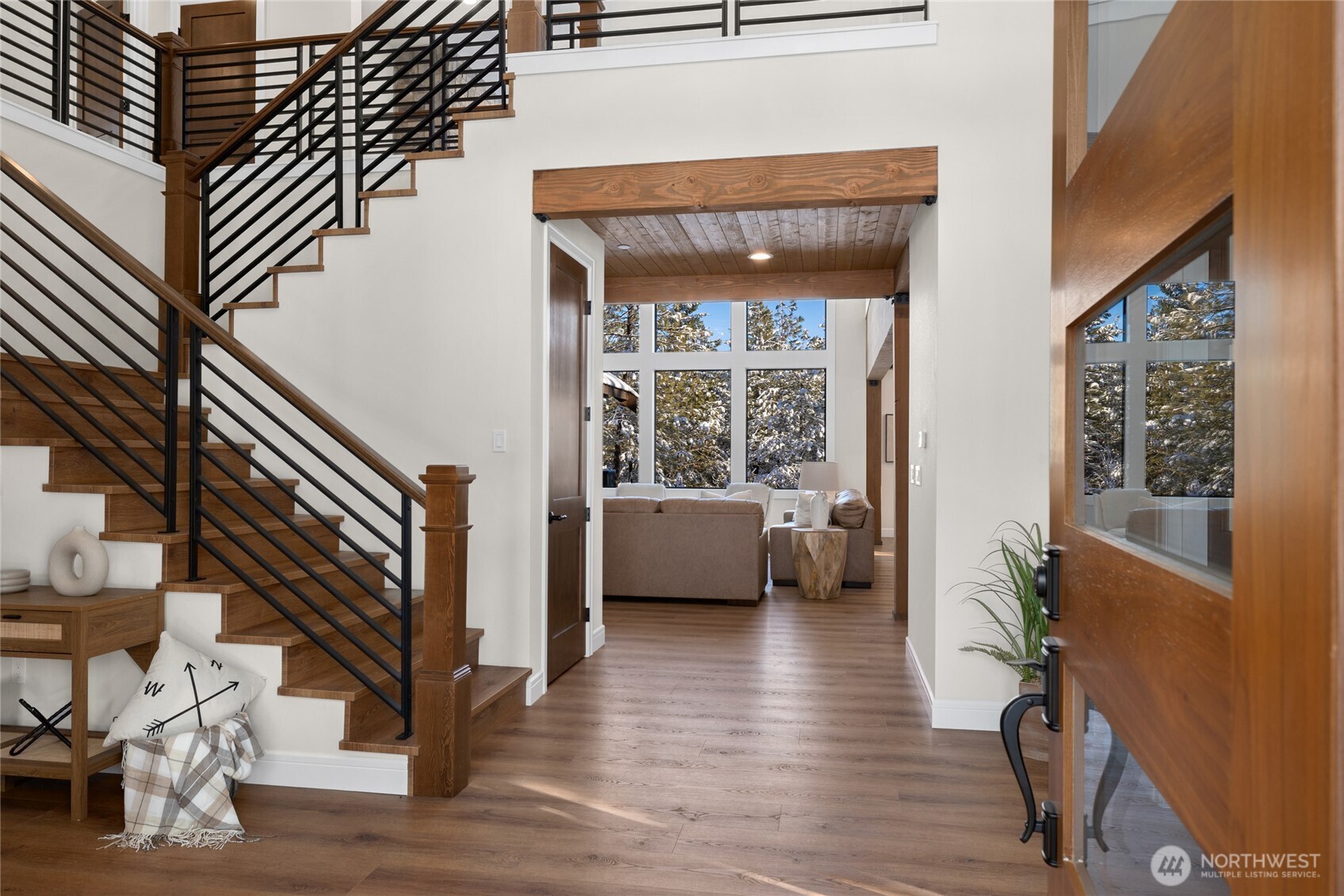 1601 Wanawish Loop Property Photo 8