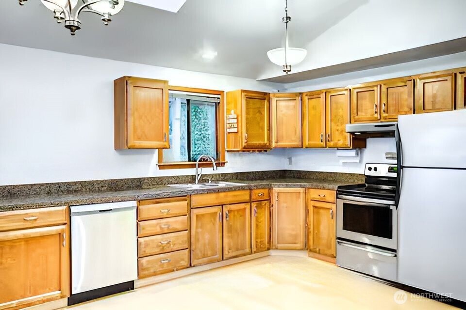 17812 Clear Lake Boulevard Se Property Photo 13
