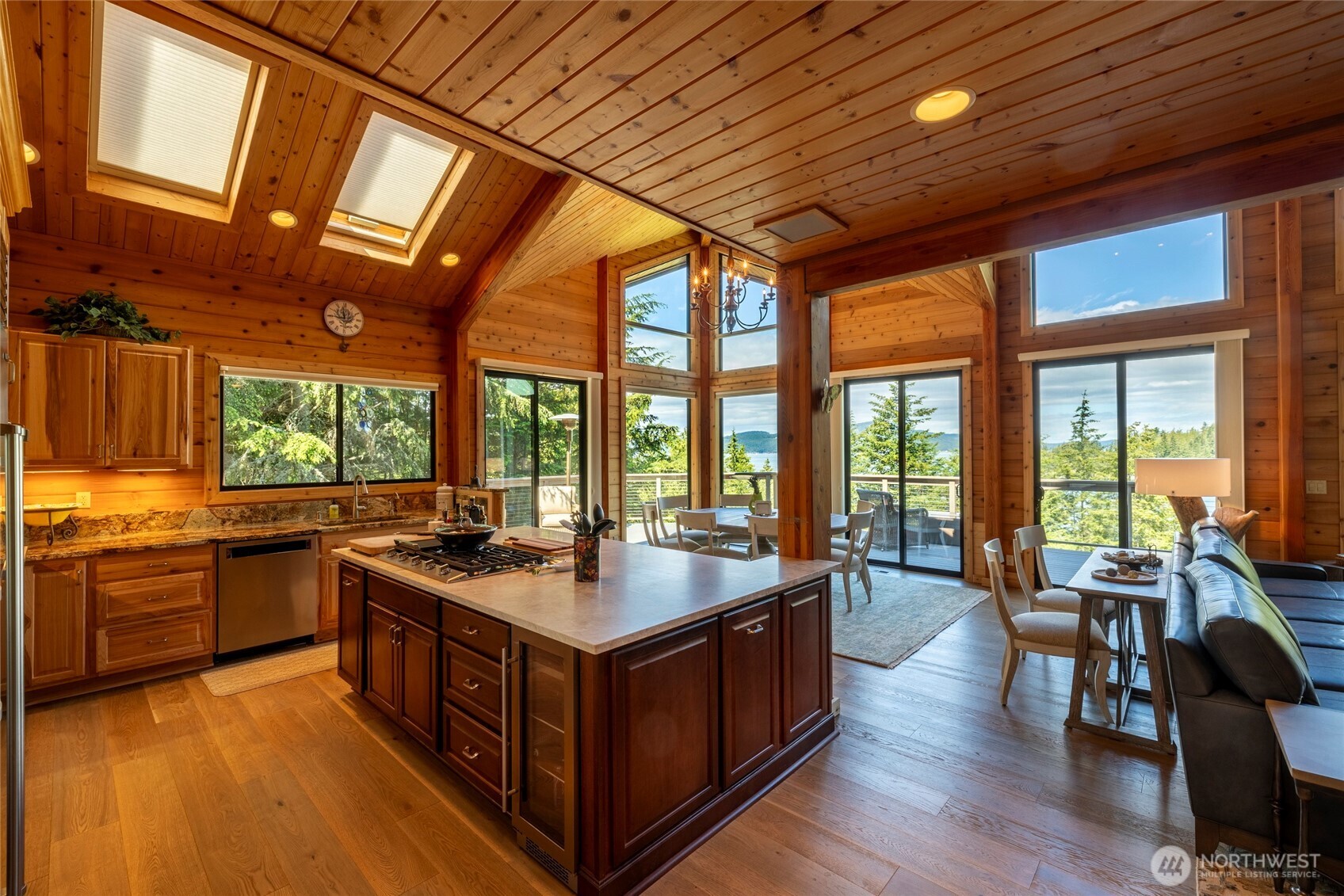 121 Marine Drive Property Photo 10