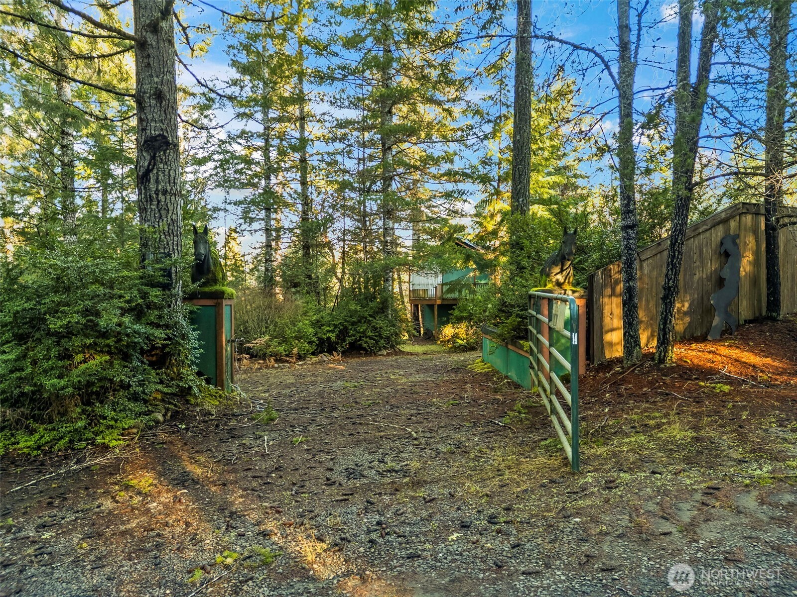 1121 E Timber Tides Drive Property Photo 3