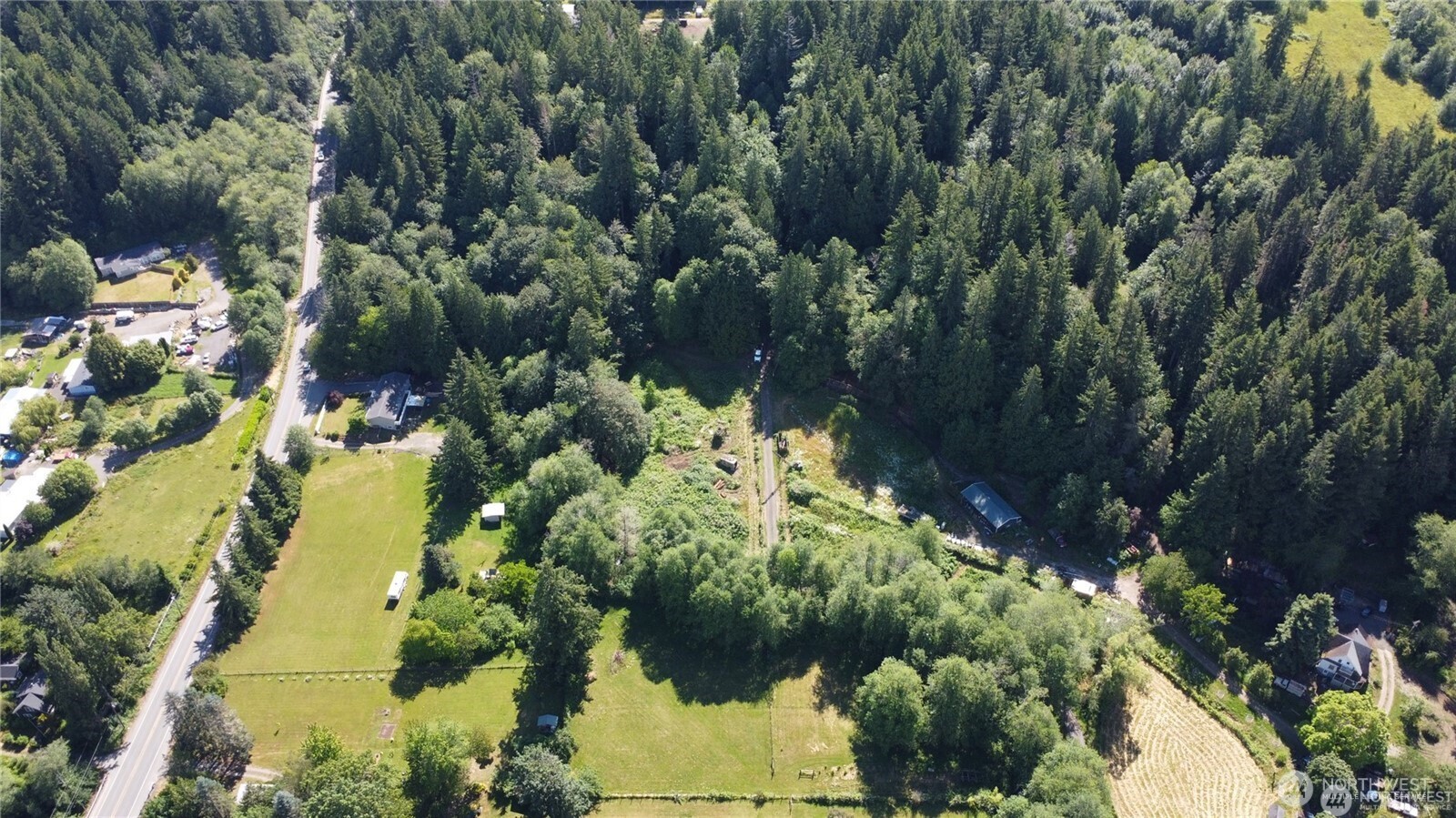 2469855 Property Photo 12