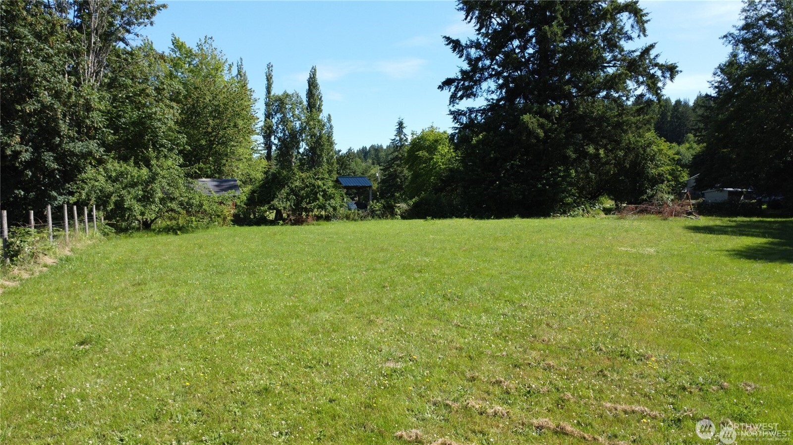 2469855 Property Photo 17