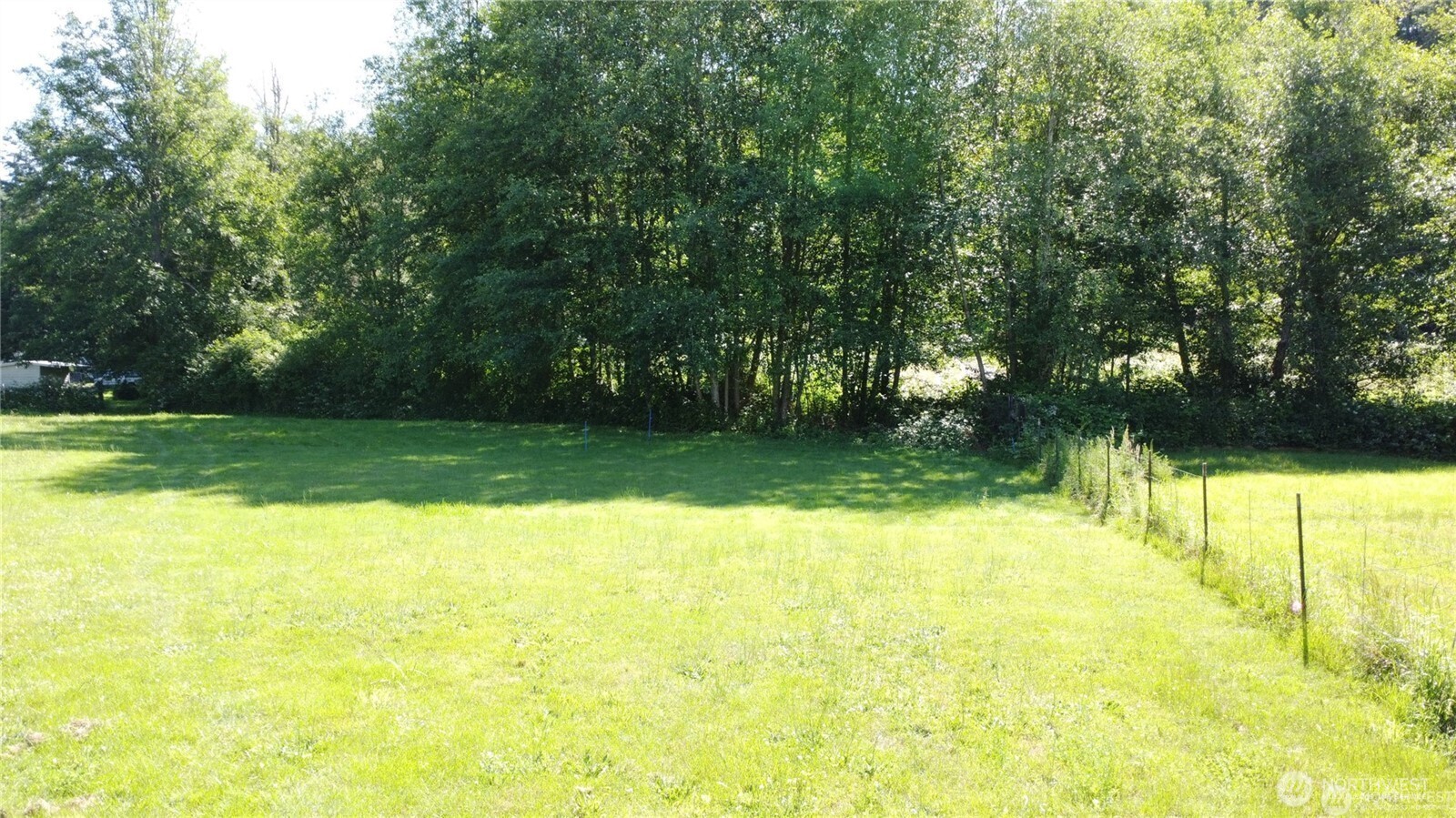 2469855 Property Photo 18