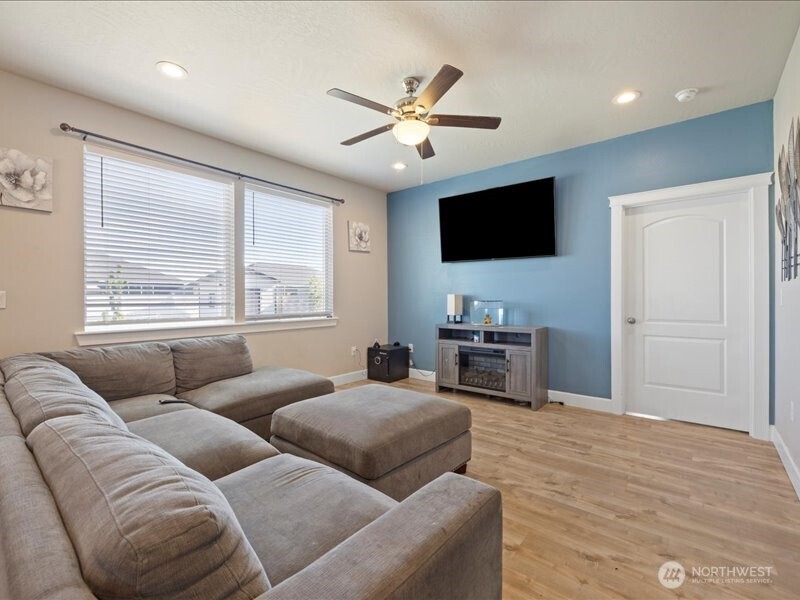 1105 E Olympia Street Property Photo 2