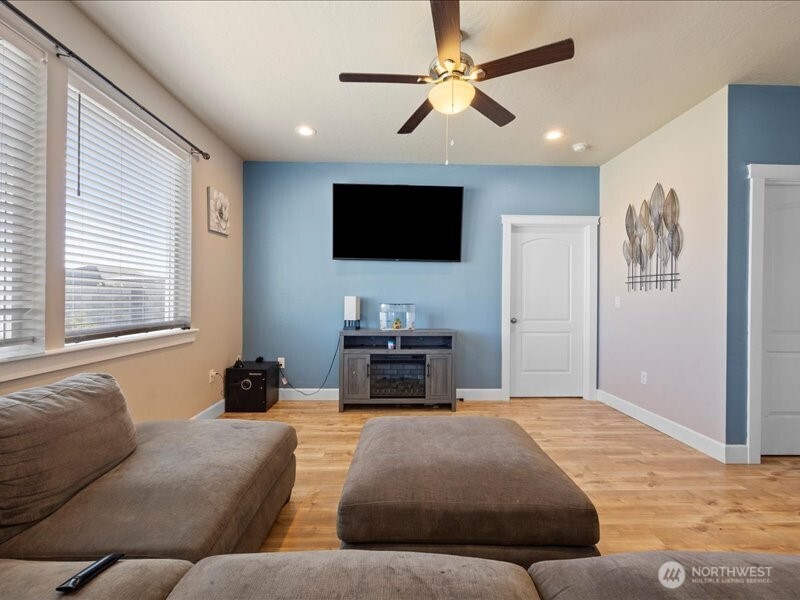1105 E Olympia Street Property Photo 3