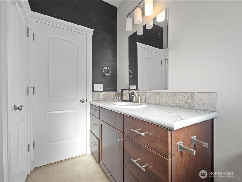 1105 E Olympia Street Property Photo 15